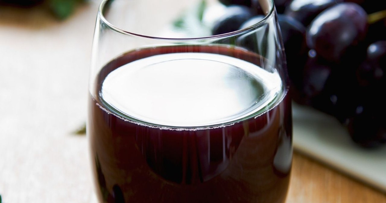 Neither currant nor apple. This juice best protects the heart, builds immunity and fights infections