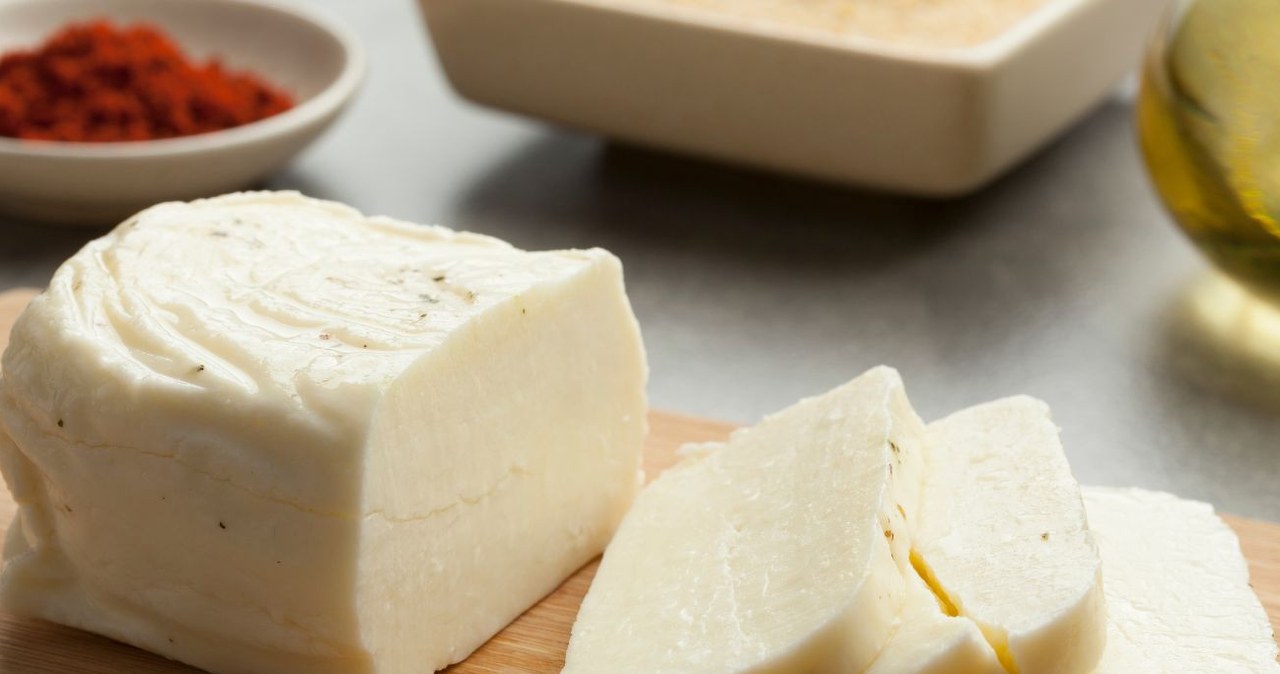 Valuable cheese not only for seniors. It takes care of joints, muscles and bones, and keeps you full for a long time