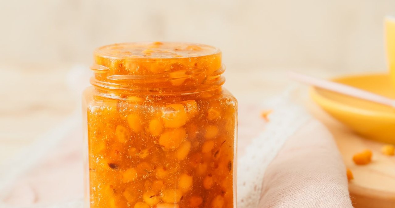 In winter, add lemon to tea instead of lemon. It has more vitamin C, supports immunity and helps with joint pain