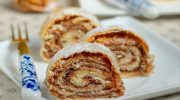 Strudel not only with apples. It tastes amazing in this winter version