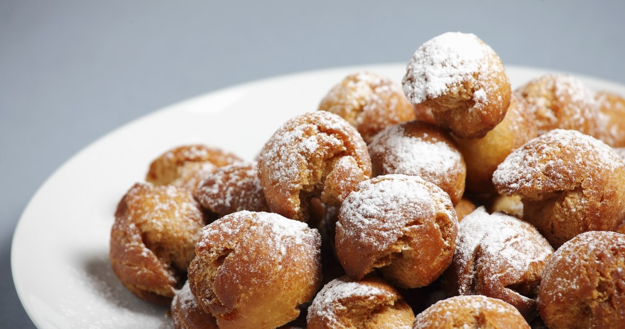You can make these carnival donuts in an air fryer. They taste amazing and are ready in a moment