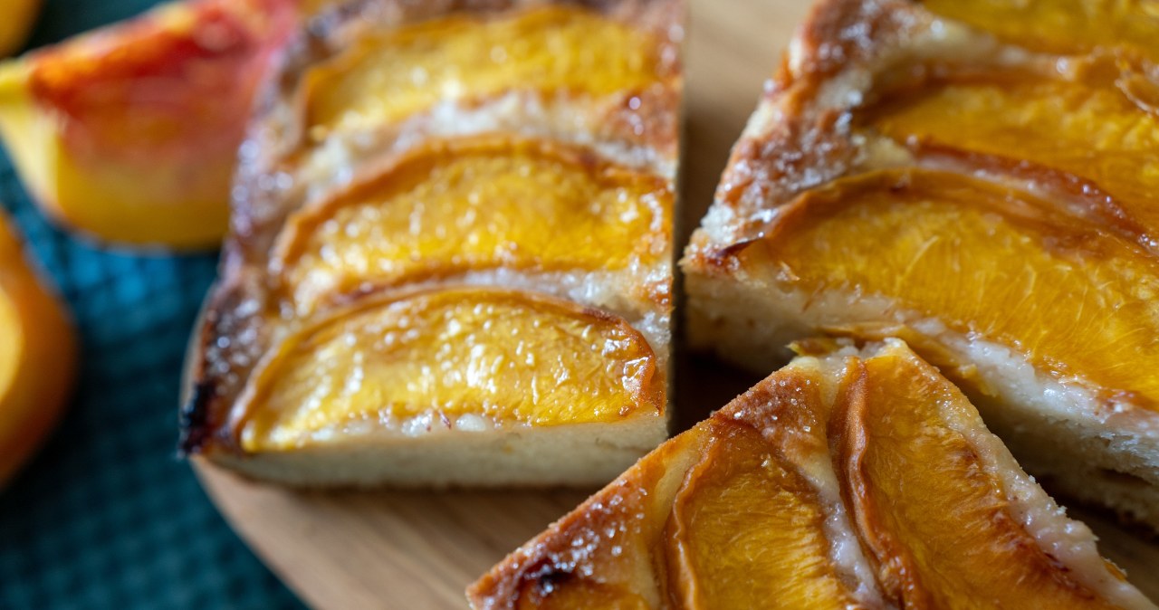 This cake will work well on a diet. You can eat without worries