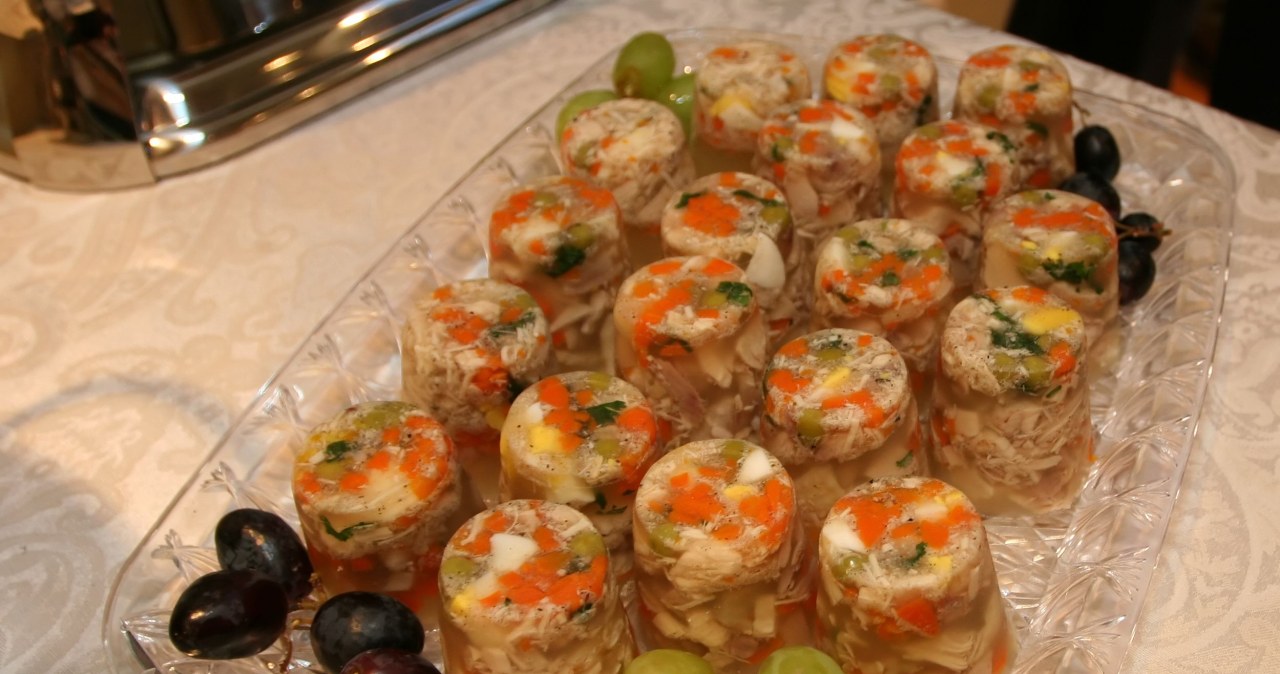 The best appetizer from the Polish People's Republic in a royal version. It will work well at any party and celebration