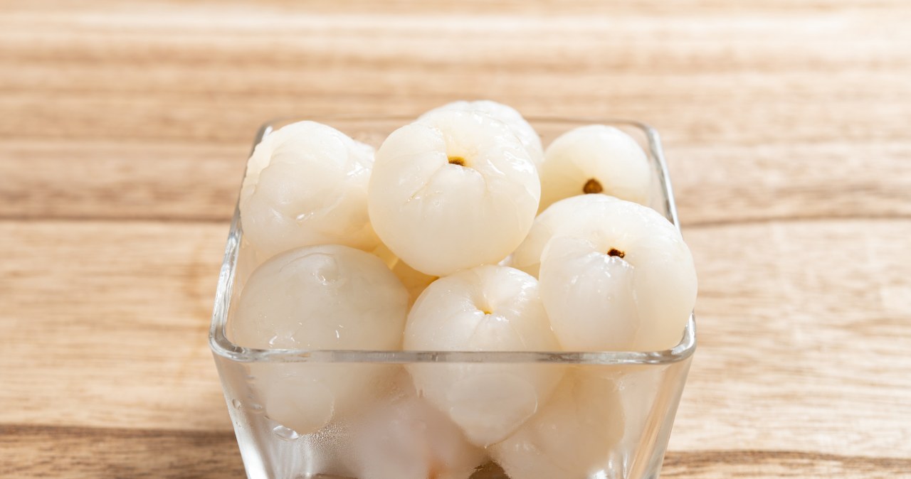 In the store, let's approach like a dog to a hedgehog. This fruit is rich in fiber and is good for the intestines and cholesterol