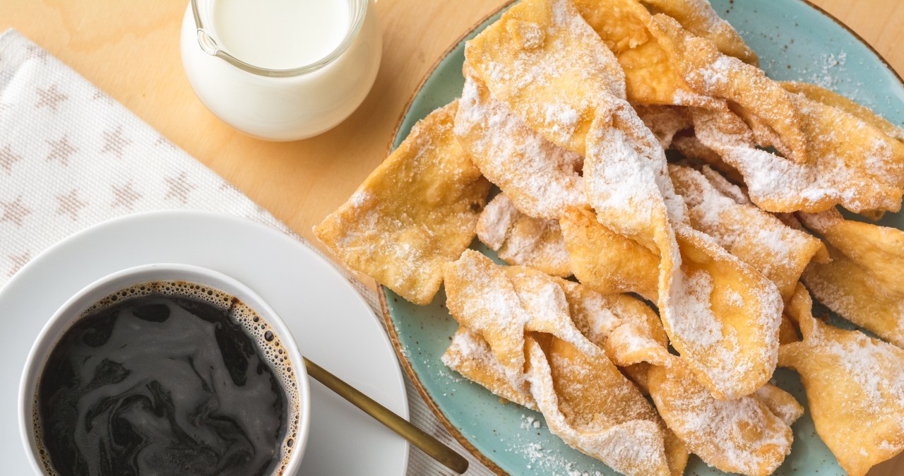 Do you do this when frying faworki? That's why they come out hard and tasteless