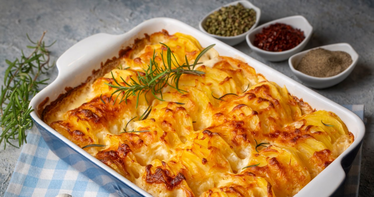 Creamy sauce and stringy cheese reign supreme here. Recipe for casserole with cream sauce