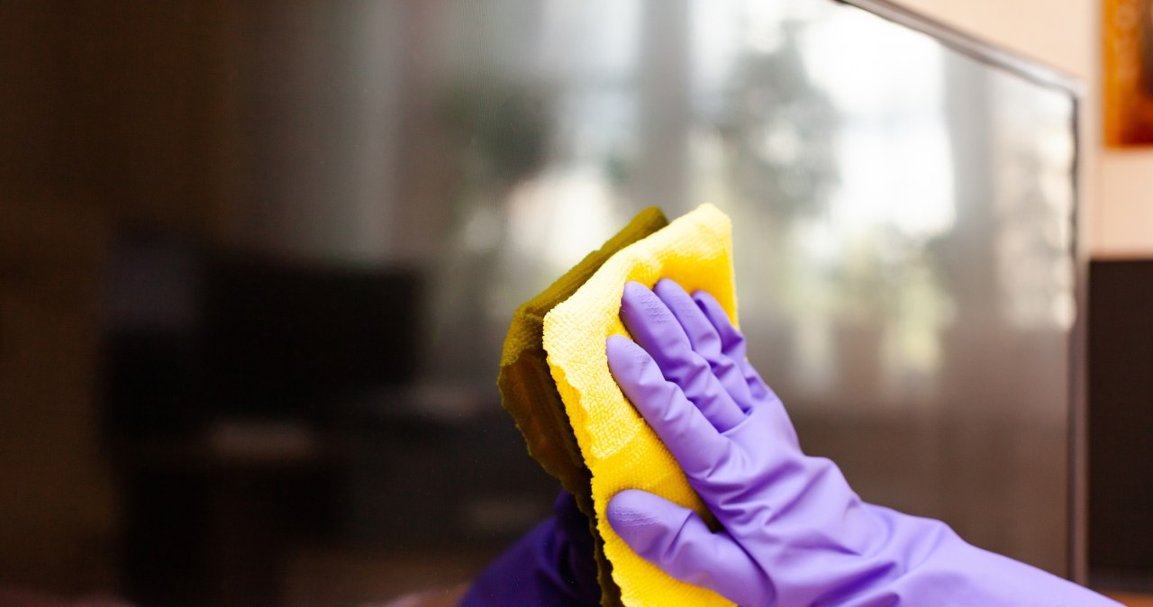 Never clean your TV with this, it's not an old window. You will only spoil the image quality