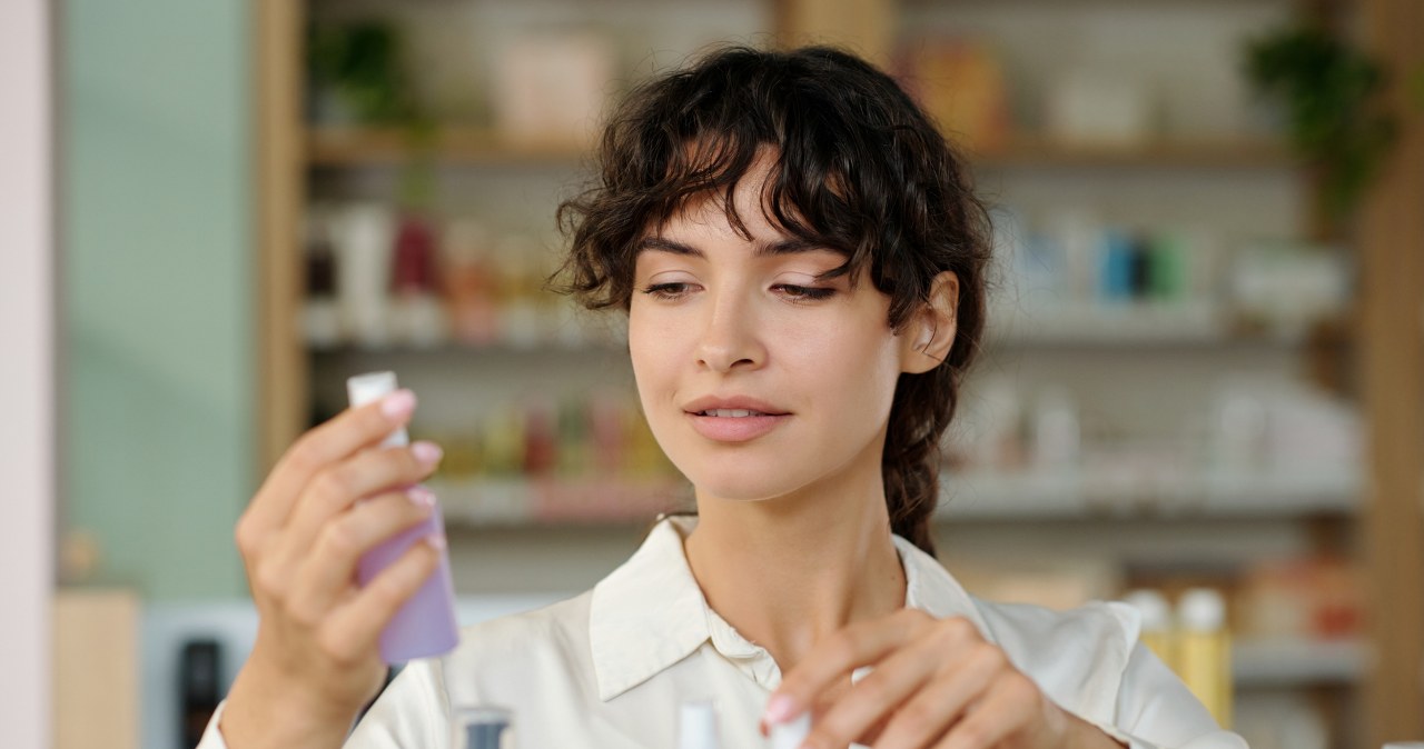 This is how you will recognize expired cosmetics. Better throw them away quickly