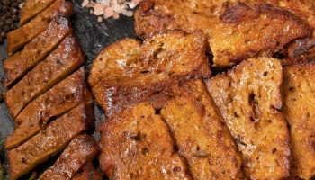 The Japanese eat meat instead of meat. It has three times more pure protein than the best meat