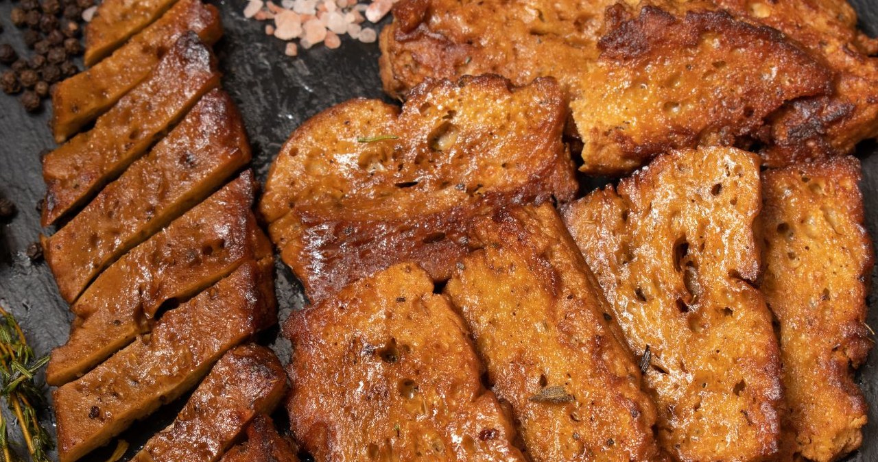 The Japanese eat meat instead of meat. It has three times more pure protein than the best meat