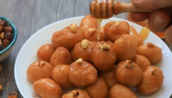 I ate such donuts on vacation in Greece. They are fluffy like a cloud