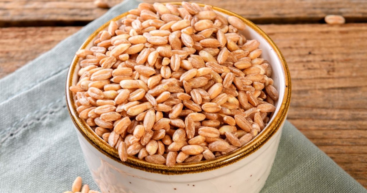 Italians love and eat it instead of rice. It has a nutty flavor, lots of fiber and does not raise sugar