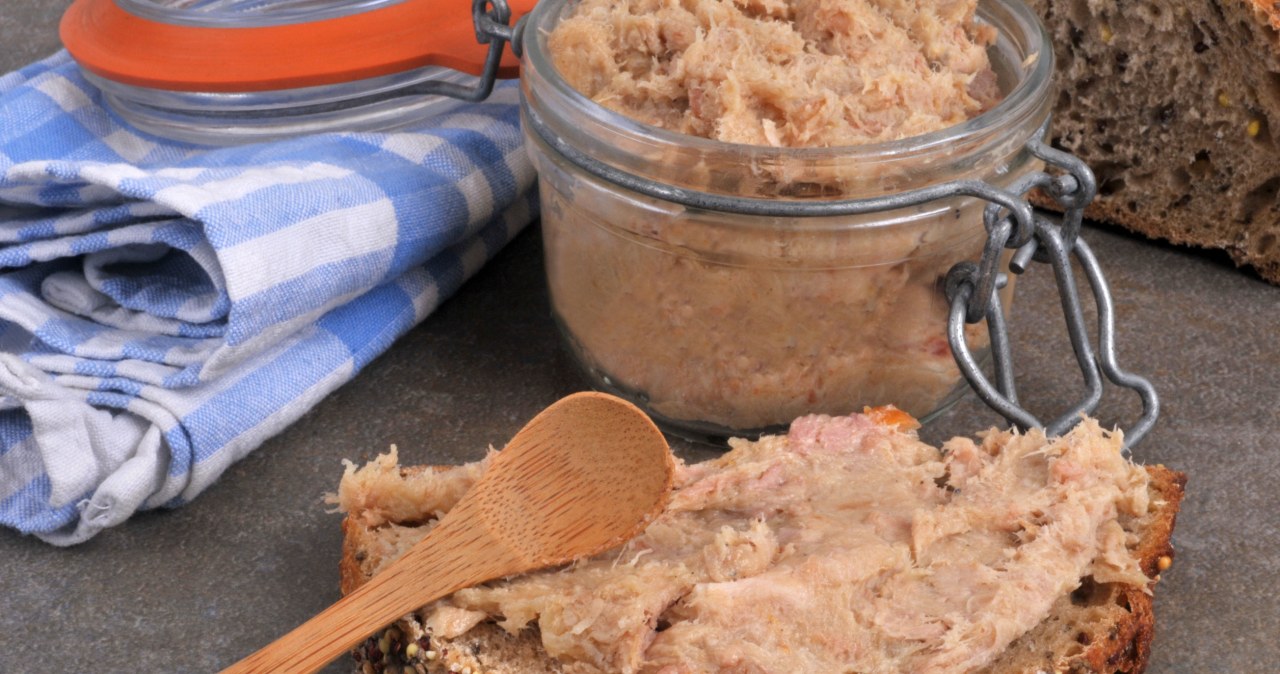 Aromatic spread for bread made from meat and broth. The combination of spices is the secret of its taste