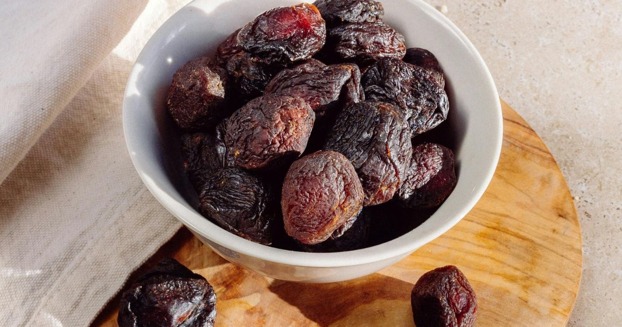 Recommended for seniors because it cares for joints, eyes and blood pressure. Can be eaten as a dried snack or paste