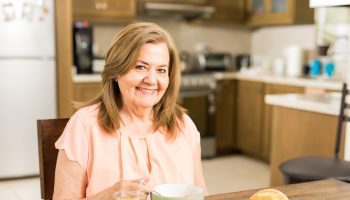 This morning habit destroys weight loss. It stimulates the appetite for sweets