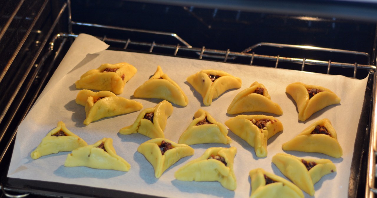 Crispy boats with amazing filling. Biblical cookies for coffee and tea