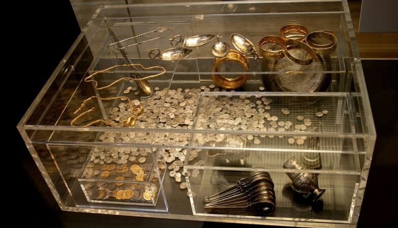 They were looking for a lost hammer. They found a Roman treasure worth 5 million euros
