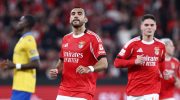 Benfica beats Estoril na Luz and gets closer to rival Sporting