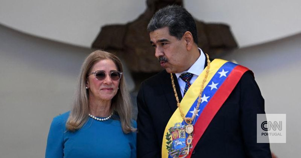 Who is Cilia Flores, Maduro's wife and "first fighter" of Venezuelan socialism?