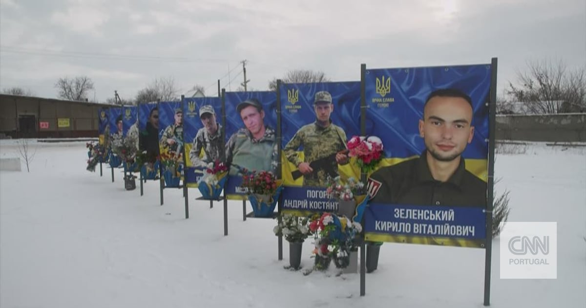 "If the Russians come, what do you do?" "They're probably going to kill us, what can I do?": inside a Ukrainian village surrounded by Russians