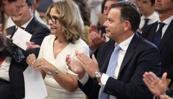 Government signs agreement with FNAM and guarantees that it “will not give up” on the consensus with doctors