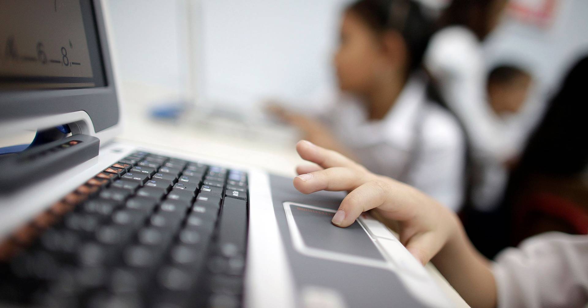 Exposure to screens before the age of two alters brain development and increases anxiety in adolescence