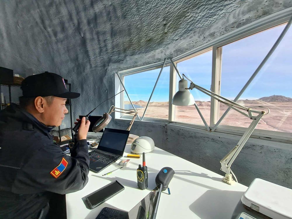 A MARS-V crew scientist observes the outer terrain (MARS-V)