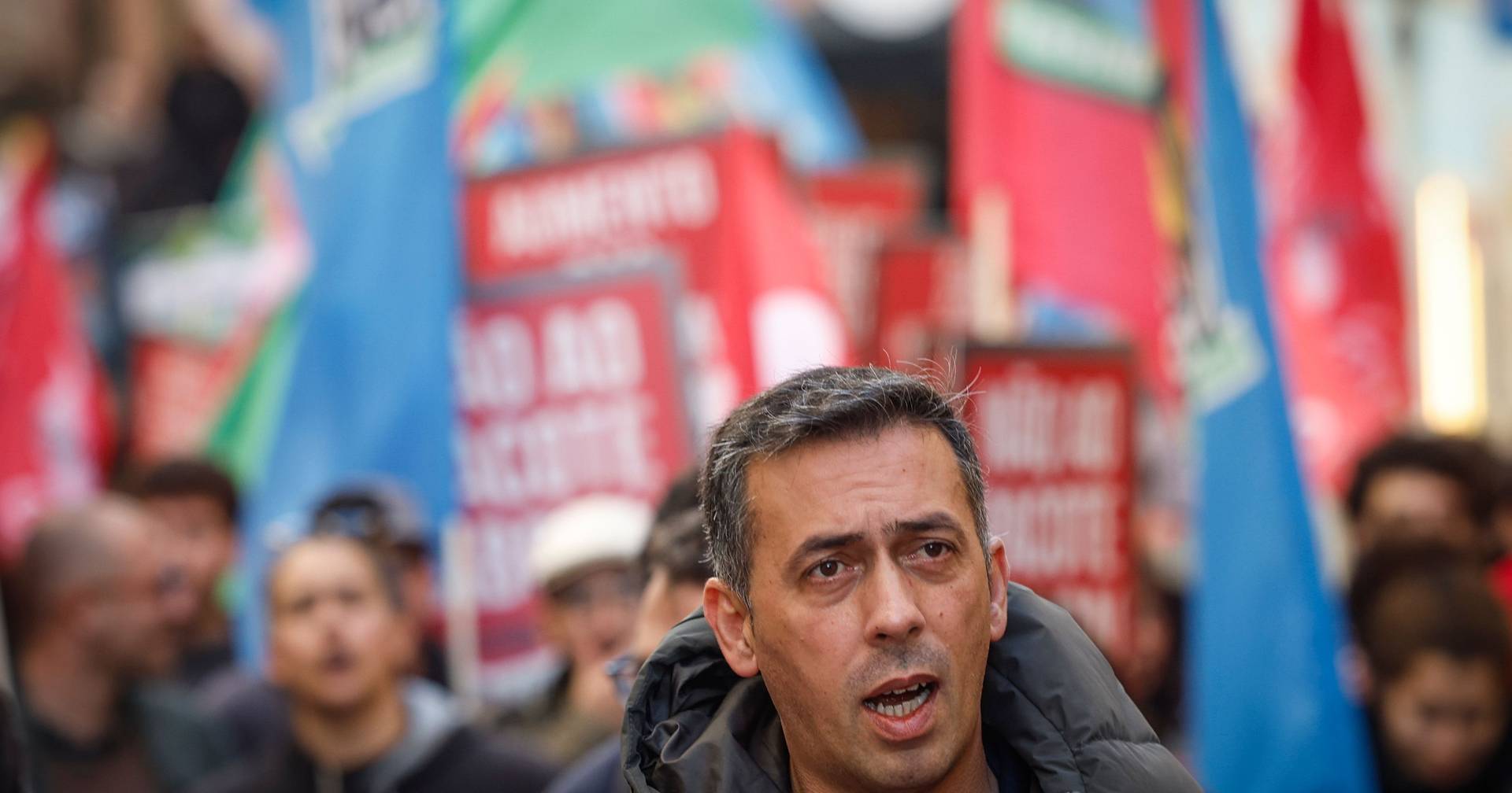 CGTP delivers petition with more than 190 thousand signatures to "defeat labor package"