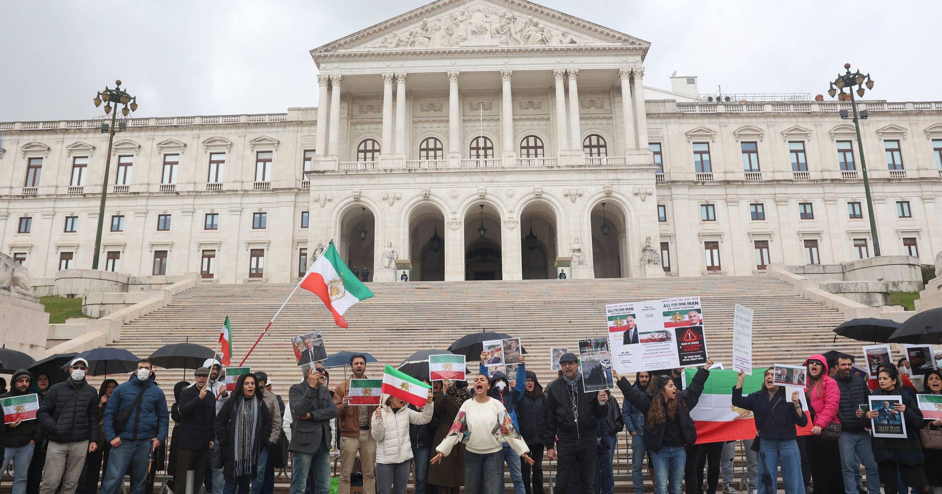 Iranians in Portugal ask the Government to cut relations with Iran