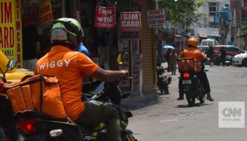 In this country, deliveries can reach your home in less than ten minutes. And there are many couriers fed up with this