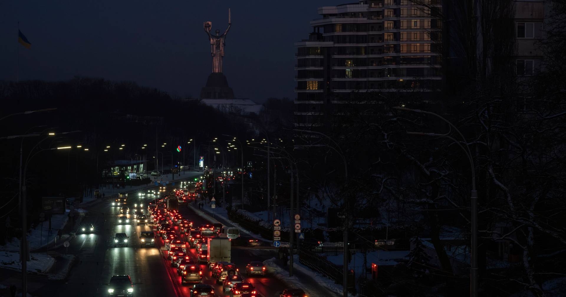 Russian attacks leave a million Ukrainians without electricity in Kiev in the middle of winter