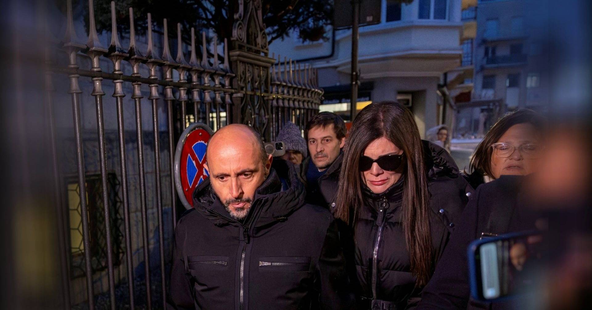 Bar owner in Switzerland free, but banned from leaving the country and forced to report to authorities