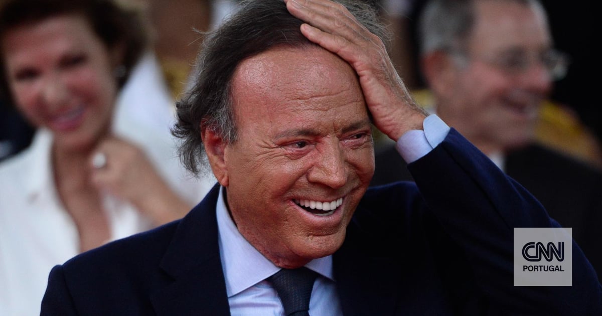 Spanish court files complaint against Julio Iglesias for lack of skills