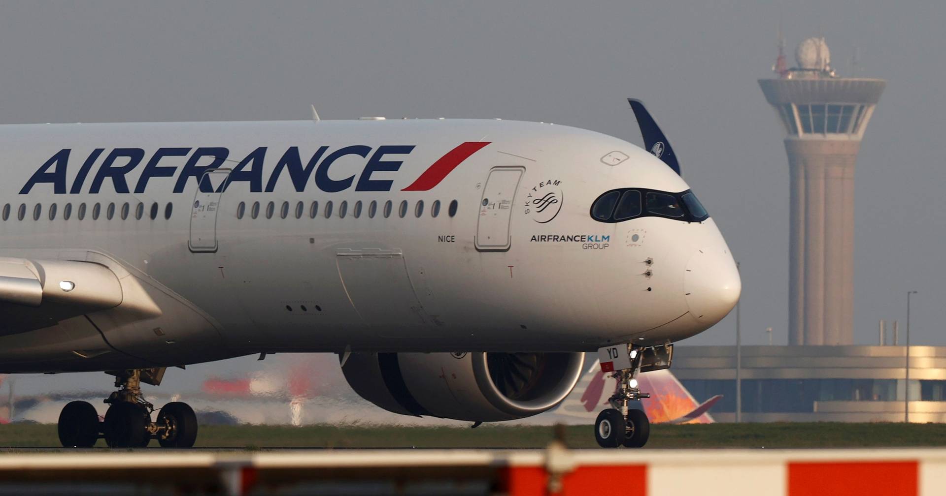 Air France suspends flights to Dubai and KLM to the entire Middle East