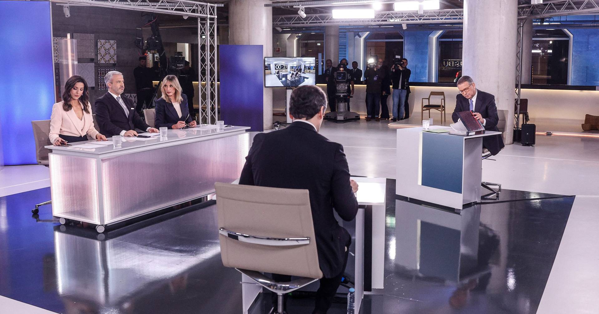 The moment of the rules in the debate: "Defend the rules", "no, you don't know the rules"