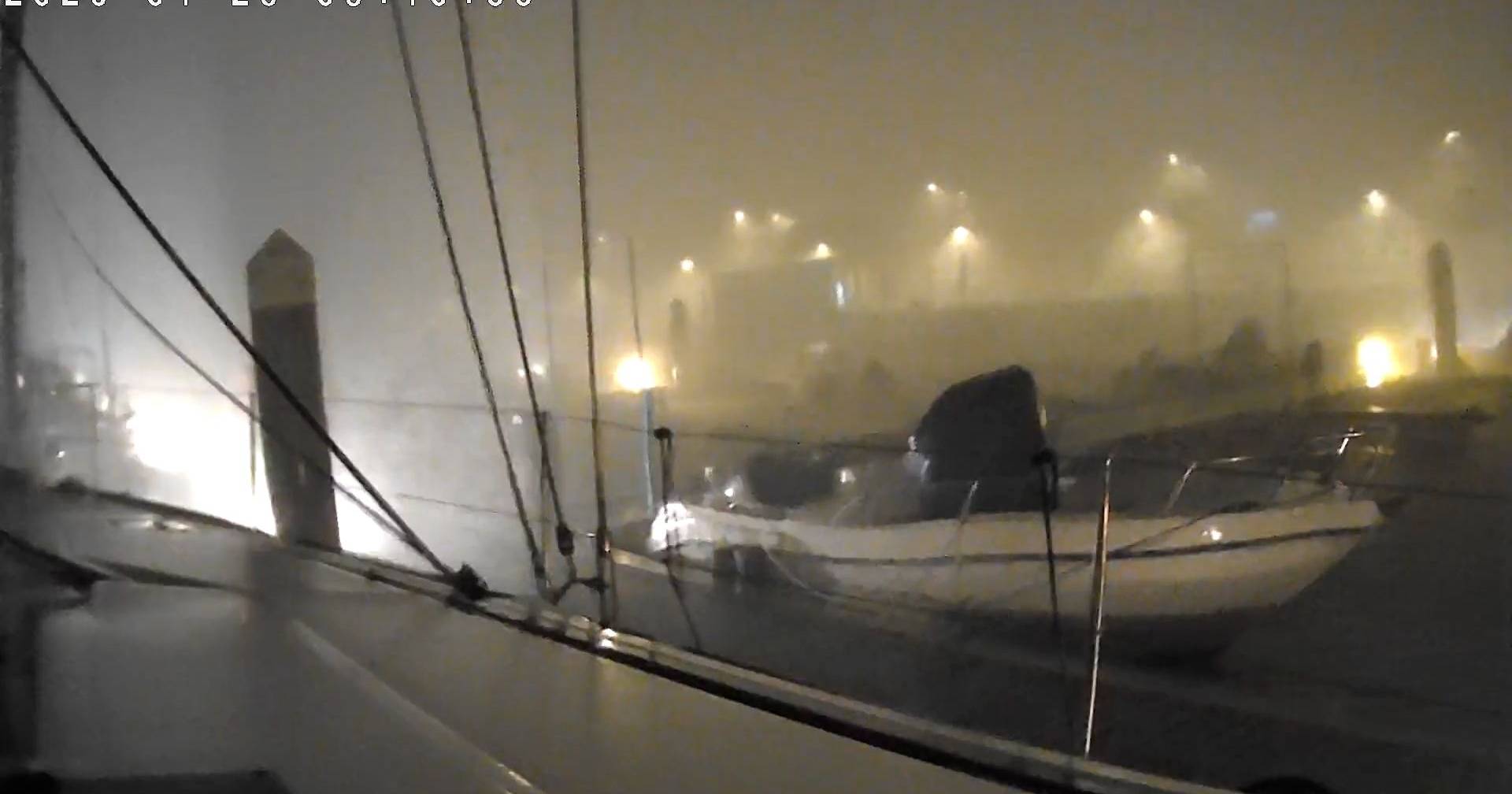 Unique images: sailboat cameras capture the beginning of the storm at Figueira da Foz Marina