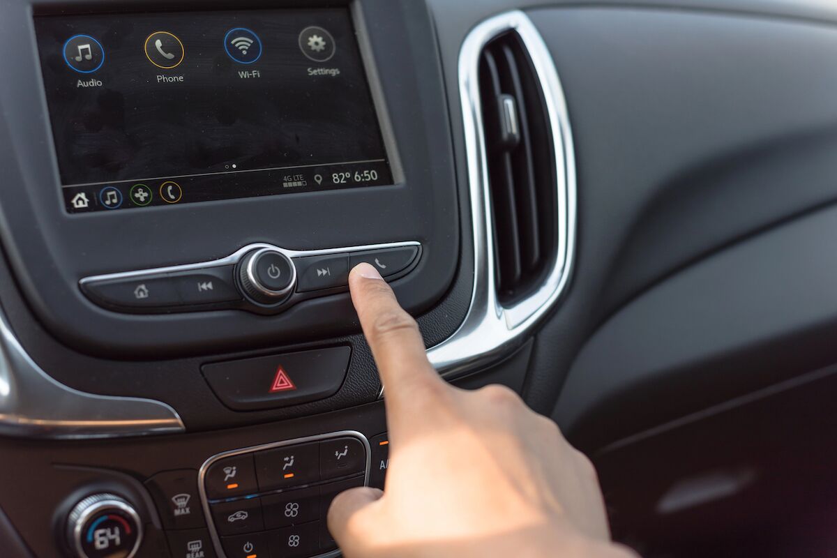 Drivers are desperate for car manufacturers to bring back the buttons
