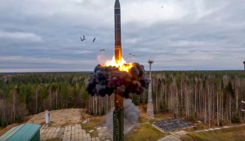 What is the Oreshnik, the nuclear-capable missile that Russia used against Ukraine