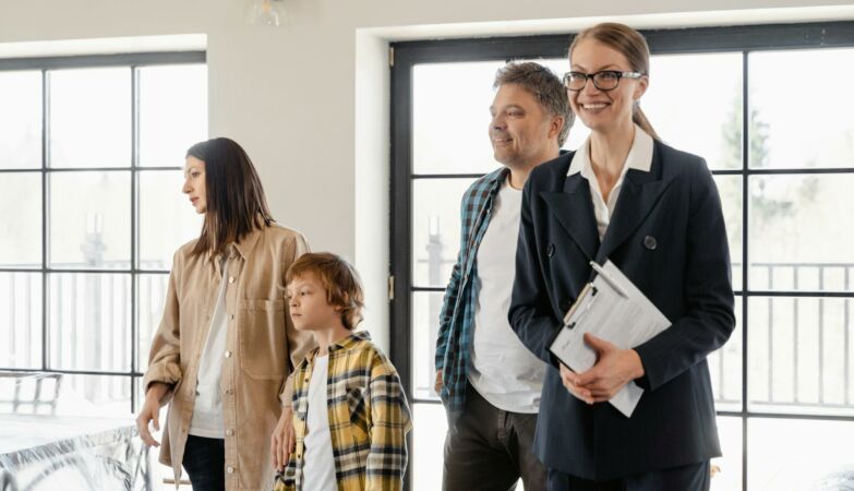 What should we pay attention to when buying a house?