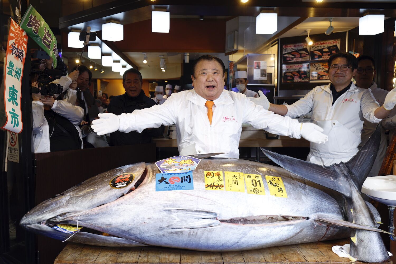 They paid almost 3 million euros… for a tuna