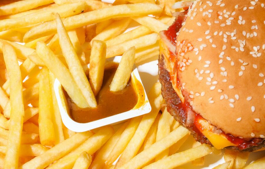 Mother forced children to pay for McDonald's with money they received for Christmas. Online controversy ensued