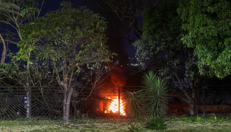 US attacks Caracas and captures Maduro. Venezuela declares emergency and mobilizes military