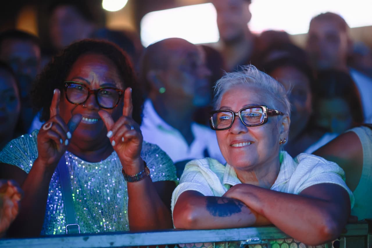 Brasilienses fill the Esplanada and welcome 2026 with 12 minutes of fireworks
