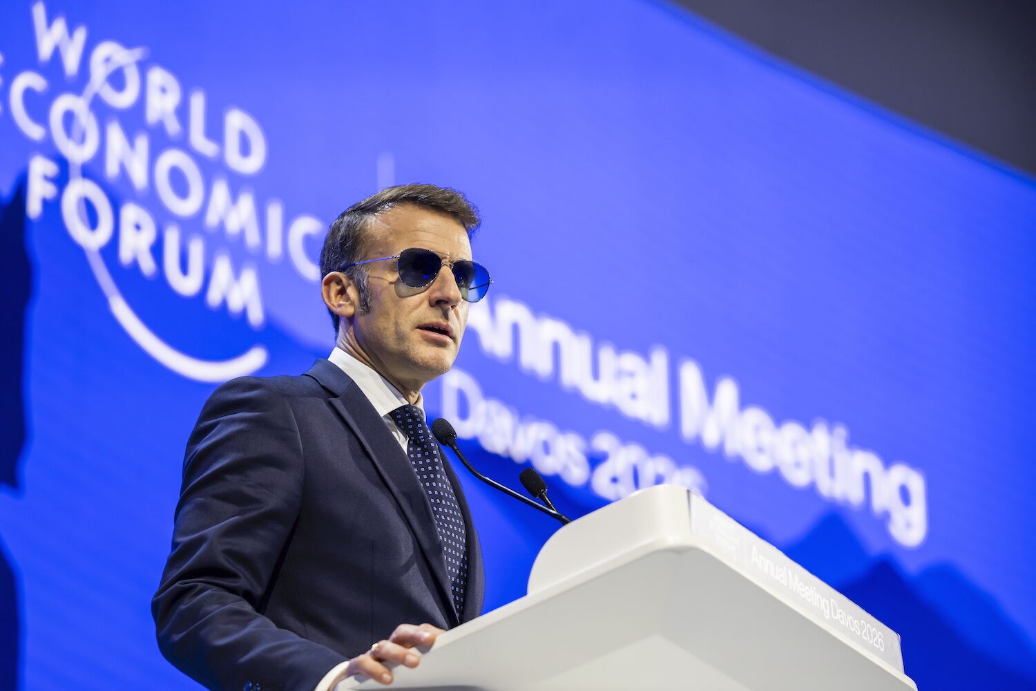 “Eye of the Tiger”: Macron and sunglasses (and the message he sent to Trump)