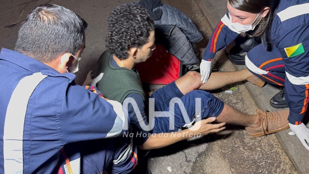 Motorcyclist eats coconut during snack delivery and collides head-on with vehicle in Rio Branco
