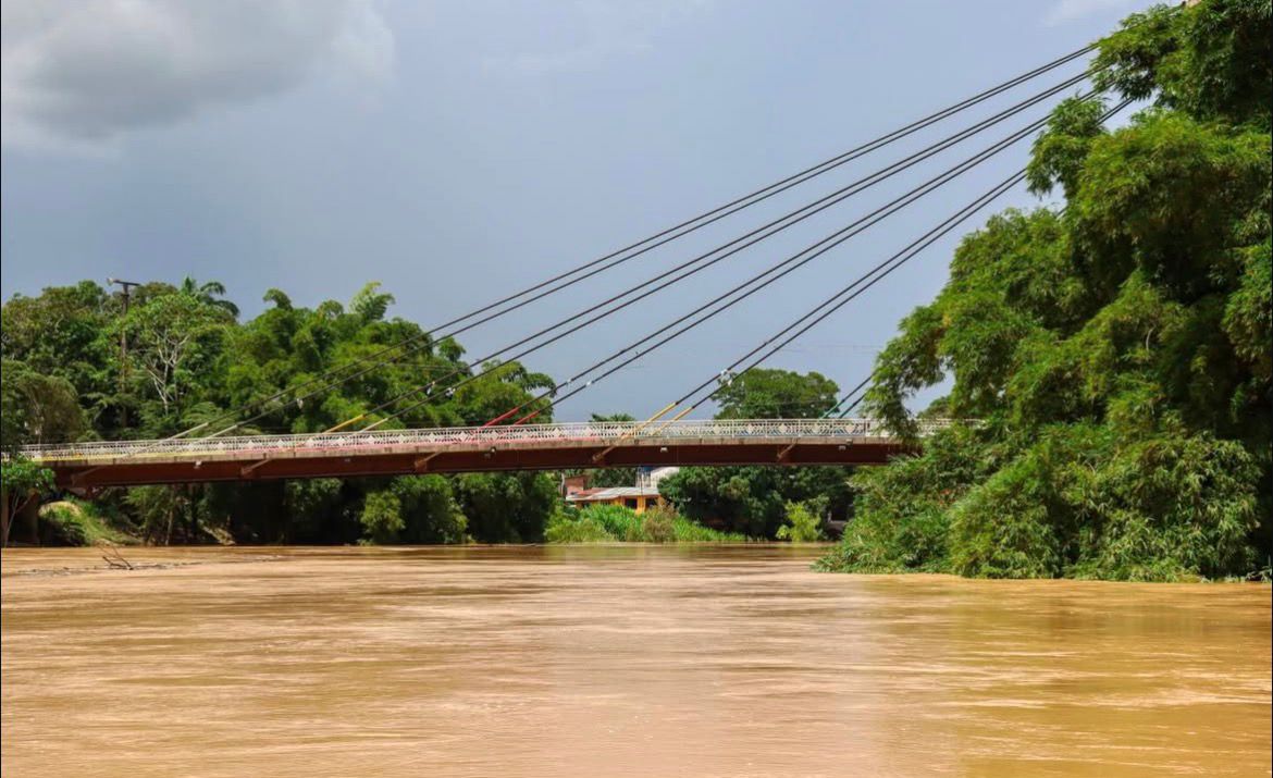 Acre River rises again in Brasiléia and approaches the overflow level