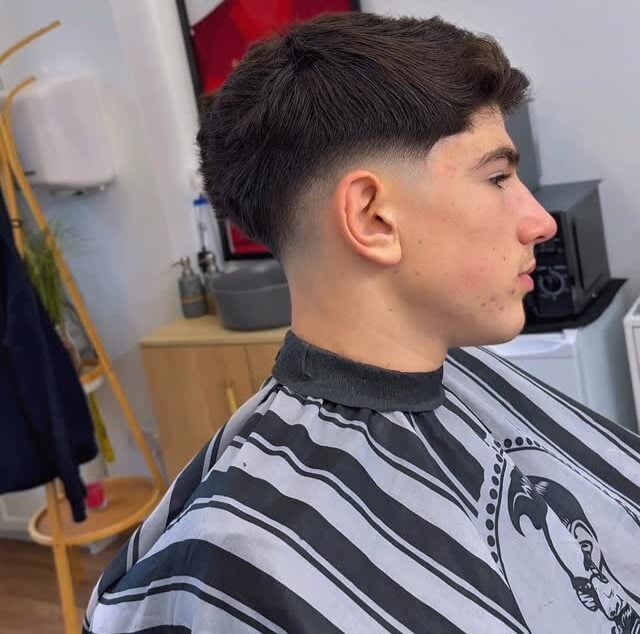 Barber from Acre is successful in Portugal cutting hair of famous football players; get to know
