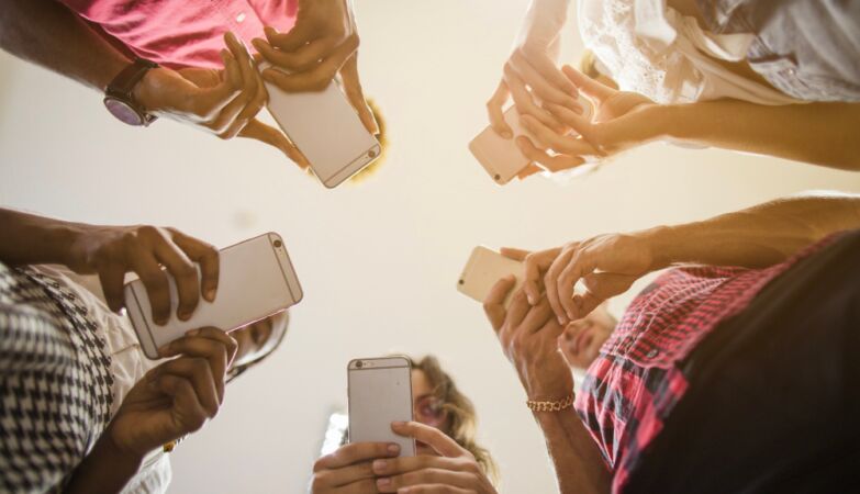 Social networks predict increase in unemployment (two weeks earlier)