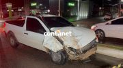 Supposedly drunk driver collides with a box of rubble and destroys the front of a vehicle in Rio Branco