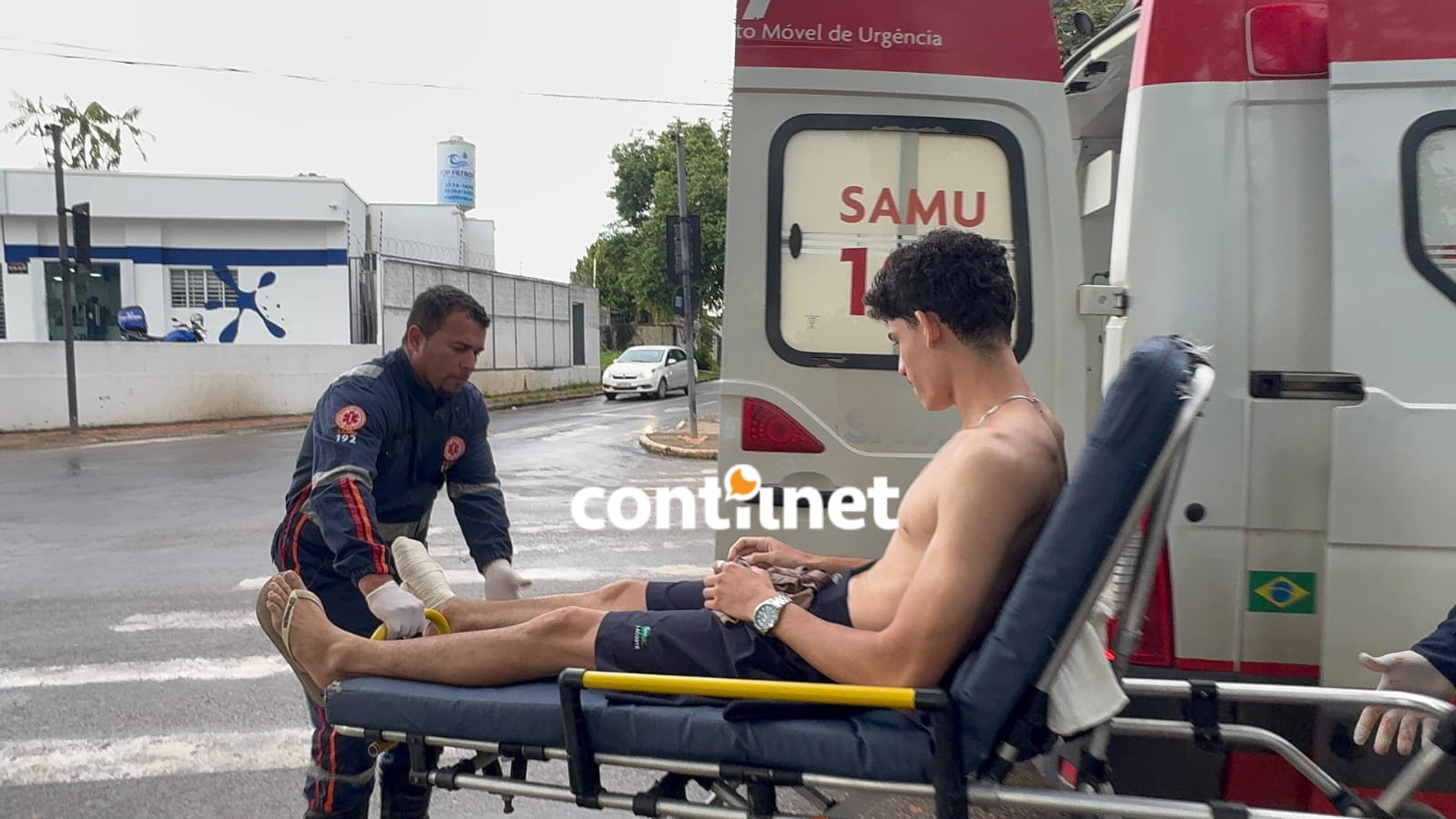 Vehicle collides with motorcycle and driver flees without providing assistance to the victim in Rio Branco